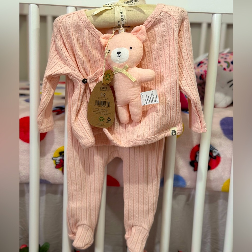 Organic Cotton 3 piece baby suit. 3-6 months